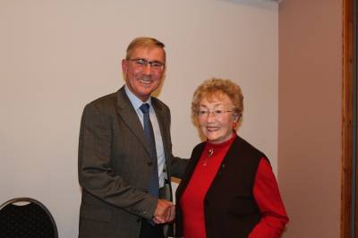 Johanna Schiefer wurde für 50-jährige Mitgliedschaft ausgezeichnet.  - Johanna Schiefer wurde für 50-jährige Mitgliedschaft ausgezeichnet. 